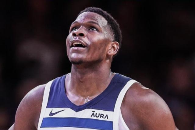 网上百家乐-魔术师回怼爱德华兹狂妄言论：不和没冠军的人对话