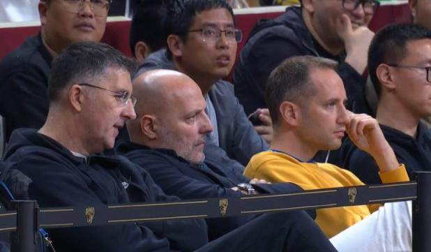 网上百家乐-CBA半决赛变菜鸡互啄 国家队主帅观赛面色凝重