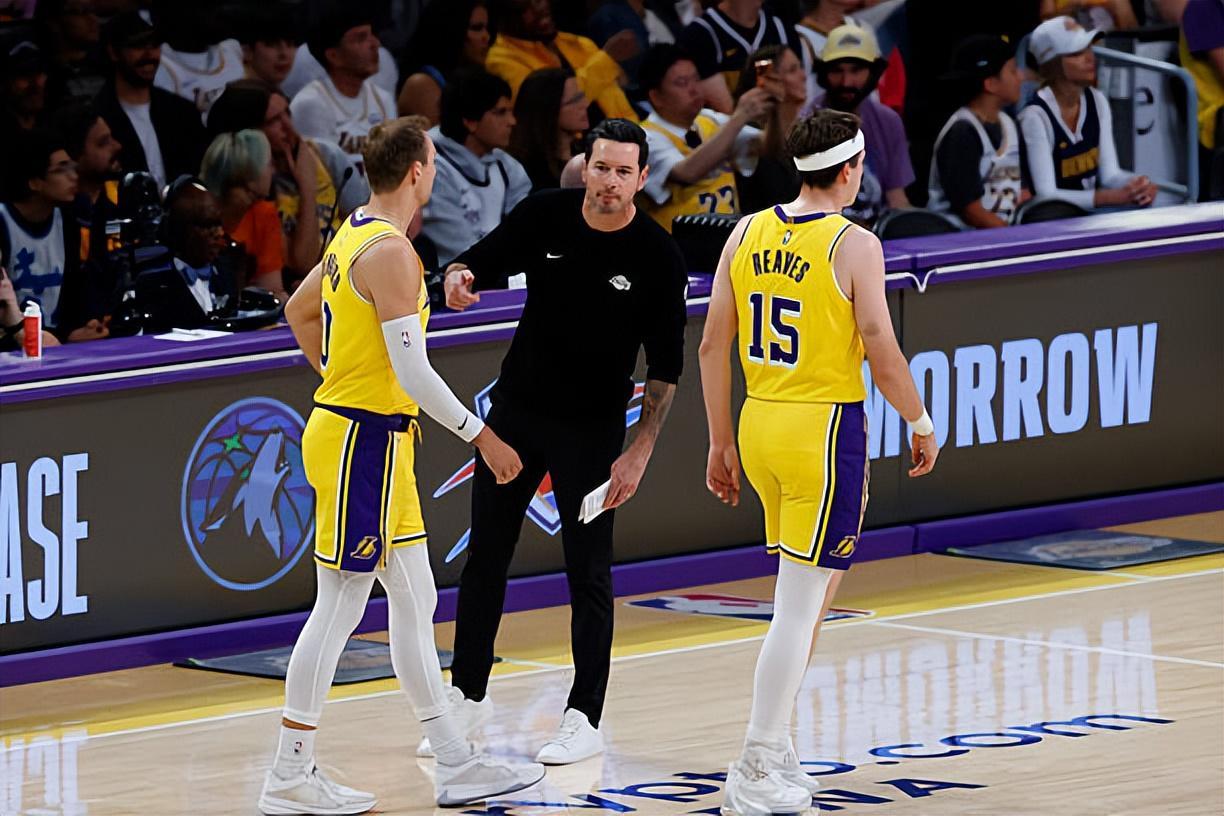 网上百家乐-防守弱点被放大了！湖人后场新援最近两场比赛的效果很不理想？